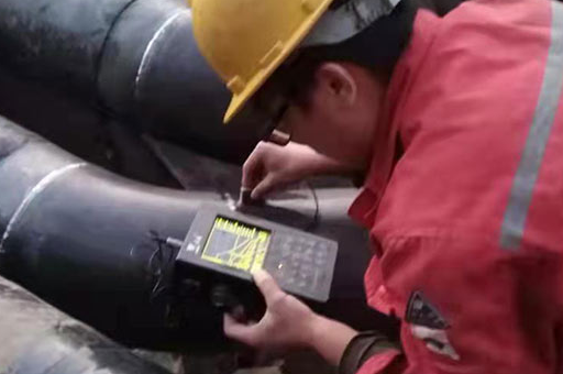 <a href=http://m.dmuv.cn/e/tags/htag.php?tag=jinan target=_blank class=infotextkey>濟(jì)南</a>不銹鋼壓縮空氣管道安裝現(xiàn)場(chǎng)